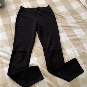Leggings with slits